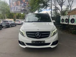 Weiß Gebraucht 2014 Mercedes V250 Van / Kleinbus | 24.950 €