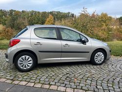 Silber Gebraucht 2007 Peugeot 207 Kleinwagen | 2.700 €