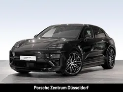 Tiefschwarzmetallic Gebraucht 2025 Porsche Macan Turbo SUV | 122.790 € (Guter Preis)