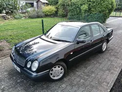 Schwarz Gebraucht 1995 Mercedes E230 Elegance Limousine | 9.900 €