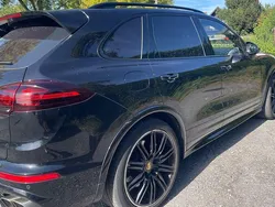 Schwarz Gebraucht 2015 Porsche Cayenne Turbo SUV | 26.900 €