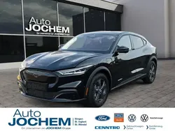 Schwarz Gebraucht 2022 Ford Mustang Mach-E Standard Range SUV | 36.900 € (Teuer)