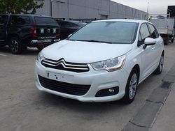 Weiß Gebraucht 2014 Citroën C4 Limousine | 4.200 € (Teuer)