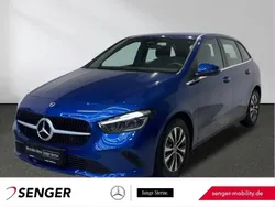 Blau Gebraucht 2024 Mercedes B200 Van / Kleinbus | 33.480 € (Teuer)