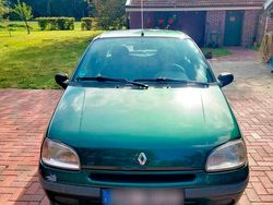 Grün Gebraucht 1997 Renault Clio Kleinwagen | 999 €