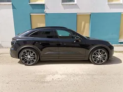 Schwarz Gebraucht 2025 Porsche Macan SUV | 86.580 €