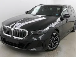Schwarz Gebraucht 2024 BMW 520 M Sport Kombi | 49.900 € (Fairer Preis)