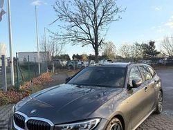 Grau Gebraucht 2020 BMW 320 M Sport Kombi | 21.900 € (Superpreis)