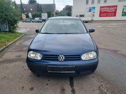 Blau Gebraucht 2003 VW Golf Limousine | 750 € (Guter Preis)
