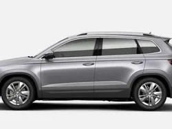 Blackmagic perleffekt Neu 2025 Skoda Karoq Selection SUV | 32.829 € (Guter Preis)