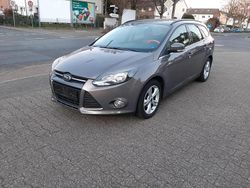 Grau Gebraucht 2014 Ford Focus Kombi | 5.450 € (Fairer Preis)