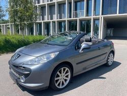 Grau Gebraucht 2007 Peugeot 207 CC Platinum Cabrio | 2.999 € (Fairer Preis)