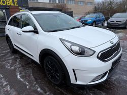 Weiß Gebraucht 2017 Kia Niro Vision SUV | 10.999 € (Guter Preis)