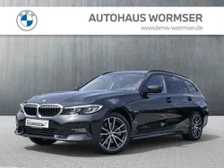 Schwarz Gebraucht 2022 BMW 320e Sport Line Kombi | 27.760 € (Fairer Preis)