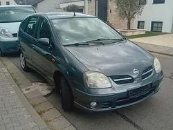 Grau Gebraucht 2004 Nissan Almera Tino Visia Van / Kleinbus | 999 € (Fairer Preis)