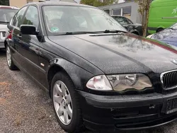Schwarz Gebraucht 2001 BMW 320 Limousine | 690 € (Superpreis)