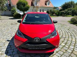 Rot Gebraucht 2017 Toyota Aygo Kleinwagen | 8.000 € (Fairer Preis)