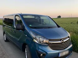 Blau Gebraucht 2015 Opel Vivaro Van | 14.300 €