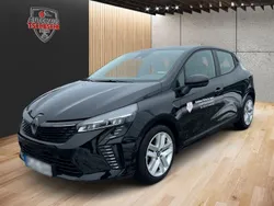 Schwarz (sternenschwarz metallic) Gebraucht 2024 Renault Clio V Evolution Limousine | 20.490 € (Etwas zu teuer)