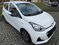 Weiß Gebraucht 2018 Hyundai i10 Passion Kleinwagen | 8.450 € (Fairer Preis)