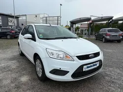 Frozen white Gebraucht 2009 Ford Focus Kleinwagen | 1.990 € (Guter Preis)
