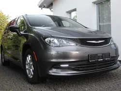 Grau Gebraucht 2017 Chrysler Pacifica Touring SUV | 25.997 € (Teuer)
