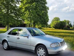 Grau Gebraucht 1994 Mercedes C220 Elegance Limousine | 850 €