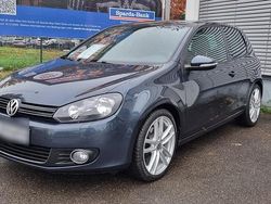 Blau Gebraucht 2009 VW Golf VI Highline Kleinwagen | 7.900 €