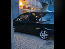 Schwarz Gebraucht 2003 Opel Zafira Van / Kleinbus | 4.999 €