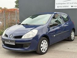 Blau Gebraucht 2009 Renault Clio II Extreme Kleinwagen | 4.000 € (Teuer)