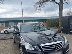 Schwarz Gebraucht 2012 Mercedes E300 Avantgarde Limousine | 8.500 € (Superpreis)