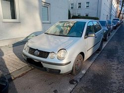 Grau Gebraucht 2004 VW Polo Limousine | 700 € (Superpreis)