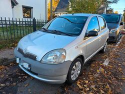 Silber Gebraucht 2002 Toyota Yaris Kleinwagen | 2.490 € (Guter Preis)