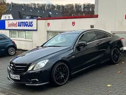 Schwarz Gebraucht 2011 Mercedes E250 Avantgarde Coupé | 10.800 € (Fairer Preis)