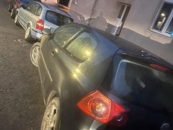 Blau Gebraucht 2004 VW Golf V Kleinwagen | 700 € (Guter Preis)