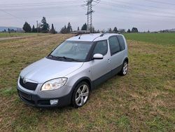 Grau Gebraucht 2007 Skoda Roomster Scout Kombi | 2.350 €