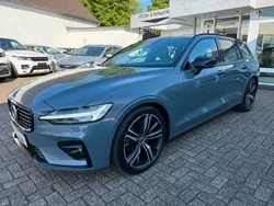 Grau Gebraucht 2022 Volvo V60 R-Design Kombi | 20.990 € (Fairer Preis)