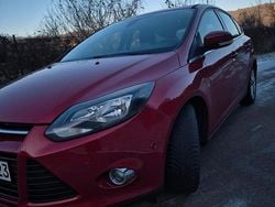 Rot Gebraucht 2012 Ford Focus Limousine | 5.400 € (Etwas zu teuer)