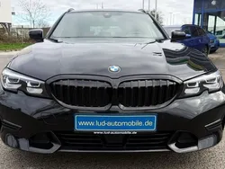 Schwarz Gebraucht 2021 BMW 318 Kombi | 21.890 € (Guter Preis)