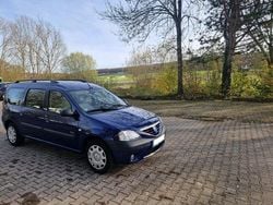 Blau Gebraucht 2009 Dacia Logan Limousine | 1.350 € (Guter Preis)