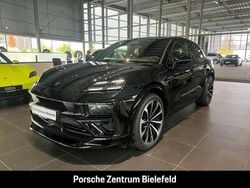 Tiefschwarzmetallic Gebraucht 2025 Porsche Macan Turbo SUV | 119.900 € (Superpreis)