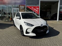 Weiss Neu 2025 Toyota Yaris Hybrid Comfort Limousine | 25.450 € (Guter Preis)