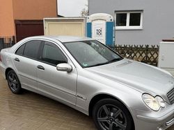 Grau Gebraucht 2006 Mercedes C180 Classic Limousine | 2.599 € (Guter Preis)
