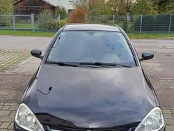 Schwarz Gebraucht 2004 Opel Corsa Kleinwagen | 630 €