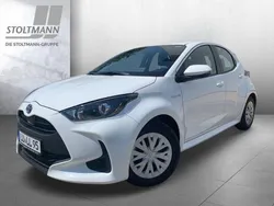 Schneeweiß Gebraucht 2024 Toyota Yaris Hybrid Business Edition Limousine | 20.222 € (Guter Preis)