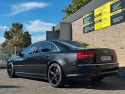 Schwarz Gebraucht 2006 Audi A8 Premium Limousine | 19.850 €