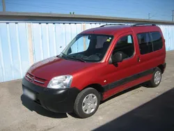 Rot Gebraucht 2007 Citroën Berlingo Van / Kleinbus | 2.300 €
