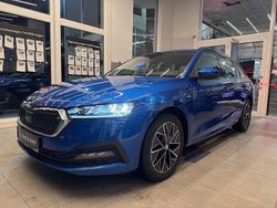 Raceblau (metallic) Gebraucht 2022 Skoda Octavia Clever Kombi | 24.950 € (Etwas zu teuer)