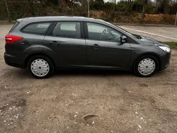 Grau Gebraucht 2016 Ford Focus Kombi | 6.850 € (Guter Preis)