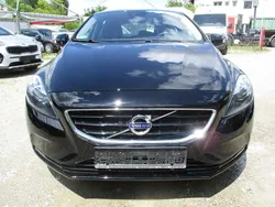 Schwarz Gebraucht 2013 Volvo V40 You! Kombi | 10.500 € (Fairer Preis)